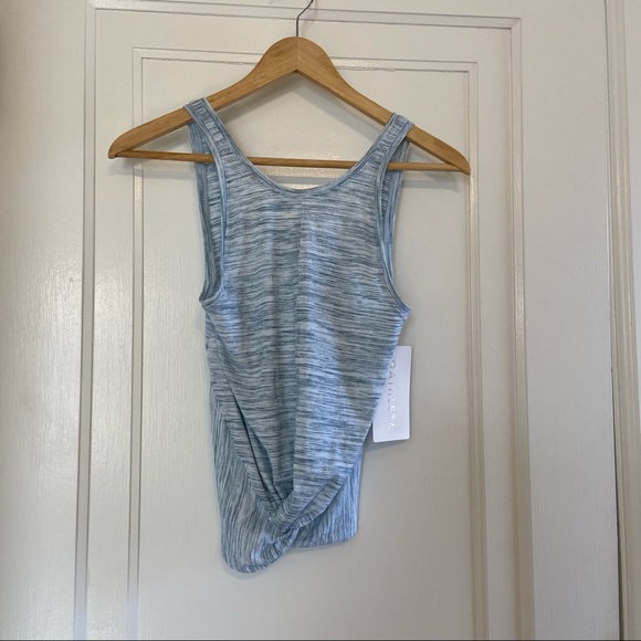 Athleta Essence Twist tank - Picture 2 of 5